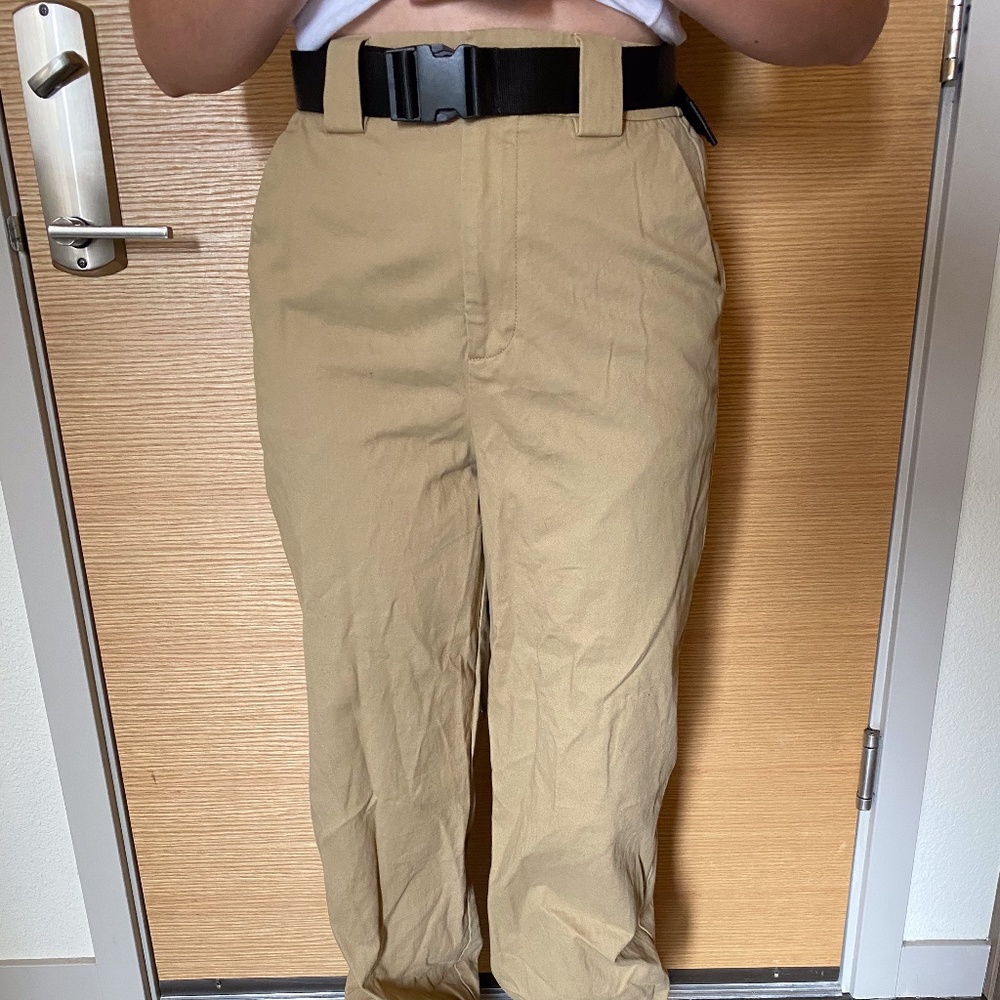 Aritzia TNA tan cargo pants